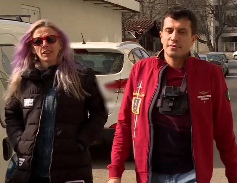 Бесен ответник тръгна да бие Жоро Игнатов по време на репортаж за побой и изнасилване
