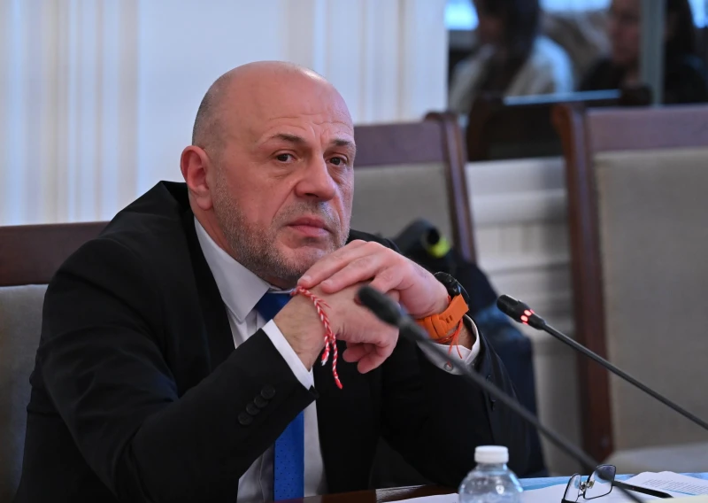 Дончев за ситуацията около разпадането на МЕЧ: Българската политика изглежда като механизъм, който произвежда скандали и поражда недоверие