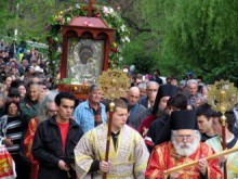 Изнасят Чудотворната икона от Бачковския манстир с традиционно литийно шествие