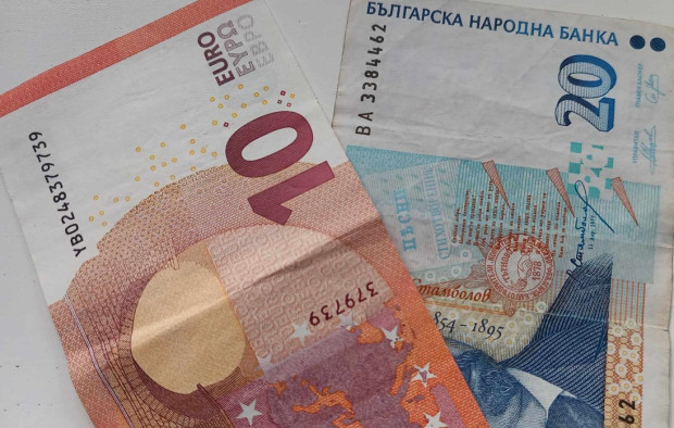 Въвеждането на еврото няма да промени лихвените проценти по съществуващите
