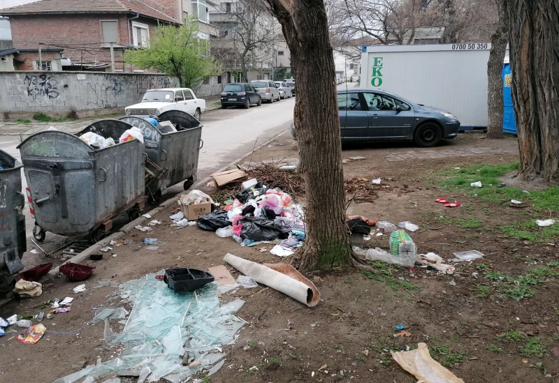 Сметище в "Мараша" под носа на ОП "Чистота"