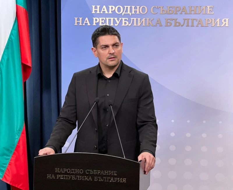 Радостин Василев: Ако в сряда МЕЧ бъде възстановена, няма да пречим на пленарните заседания