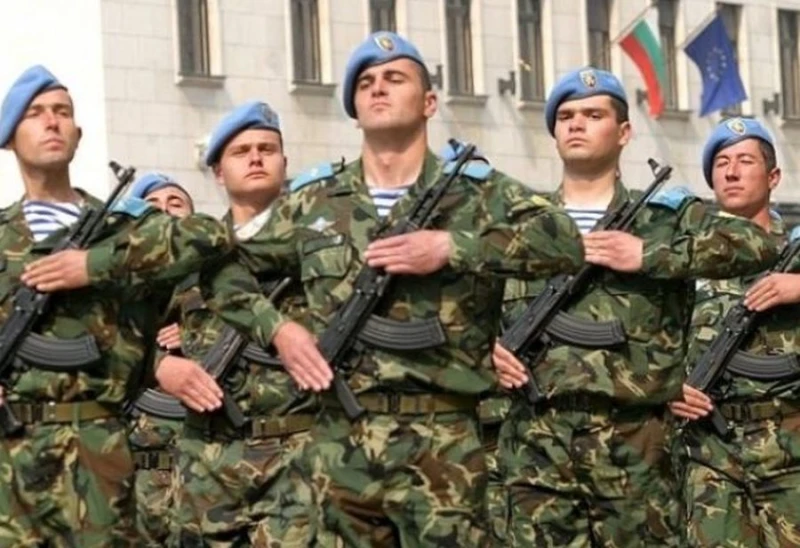 Необходимо ли е връщането на задължителната казарма в България?