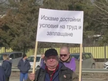   :     ""   
