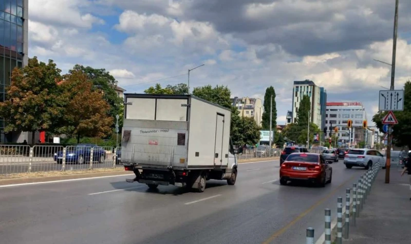 Собствениците на автомобили на газ и хибридите да плащат по-ниски данъци?