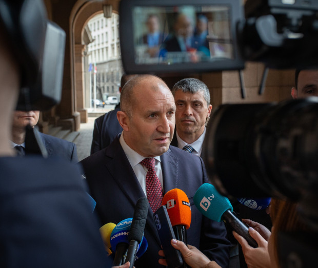 Радев: Държавата ни ще продължи да бъде в плен на определени зависимости