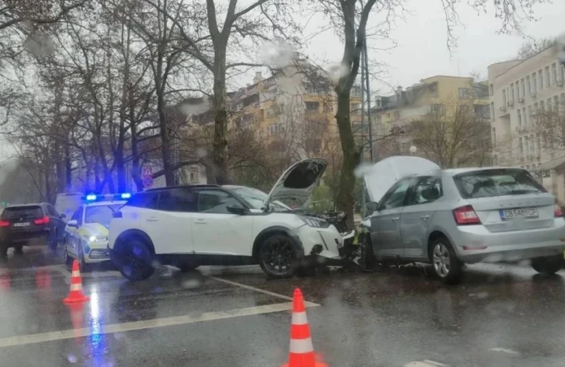 Челен сблъсък пред Второ районно!