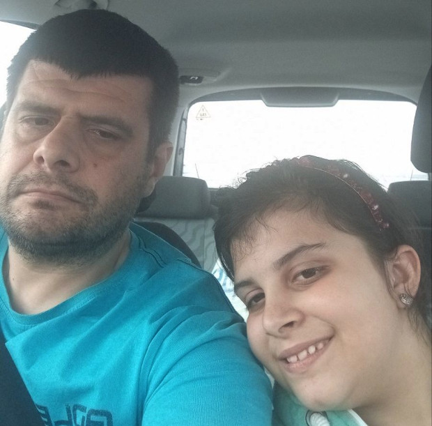 Пожар унищожи дома на самотен баща и дъщеря му в Пловдив