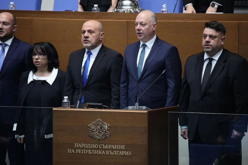Първият вот на недоверие срещу кабинета "Желязков" влиза в парламента