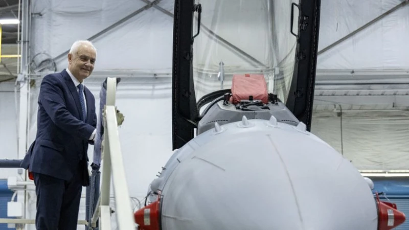 Първият български изтребител F-16 каца в Граф Игнатиево