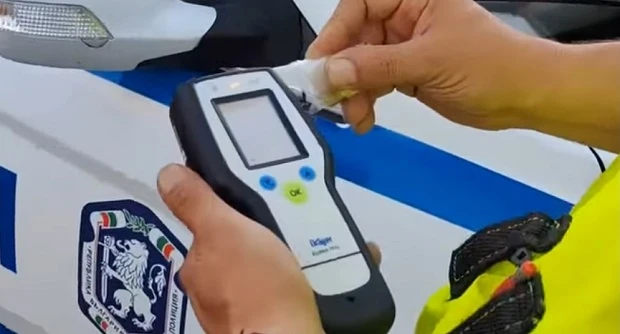 Хванаха сериозно почерпен шофьор на камион край Дупница