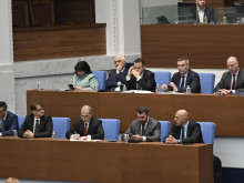 Кабинетът на Росен Желязков оцеля