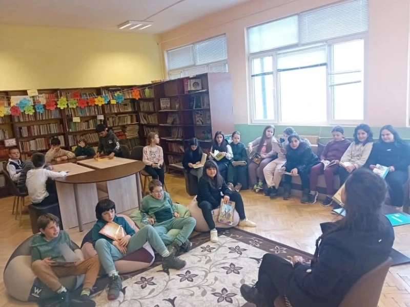 Маратонът на четенето в Смолян продължава