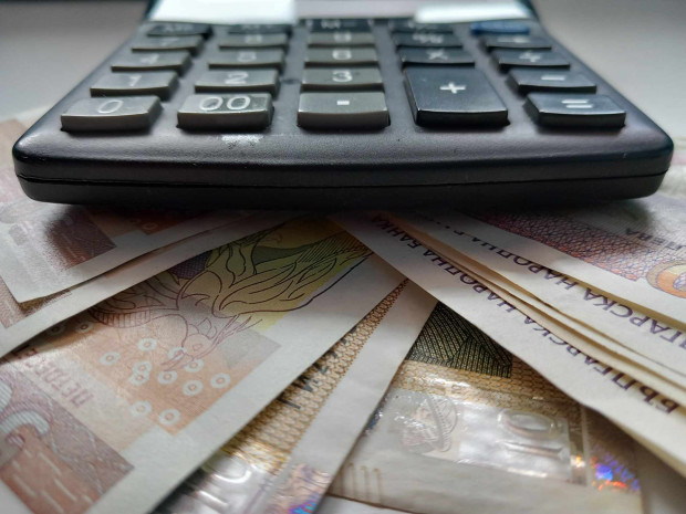 На каква база се изчислява размерът на обезщетението при пенсиониране?