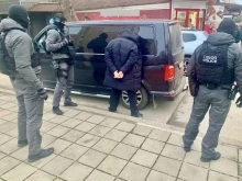 ГДБОП разби група за трафик на хора, предлагали и VIP-услуги на нелегални мигранти