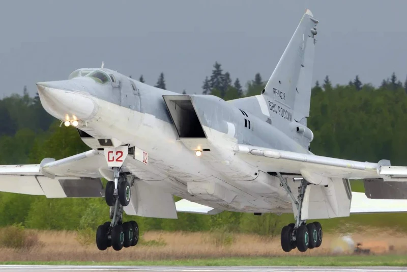 Сирски: Украински дрон унищожи руския бомбардировач Ту-22М3