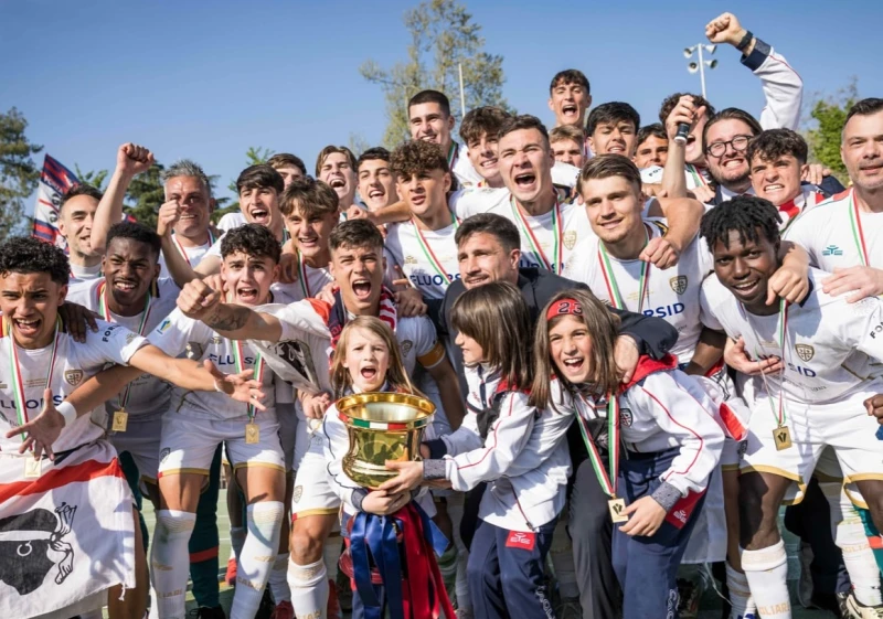 Бивш играч на Локо победи Милан пред погледа на Златан и вдигна Купата на Италия