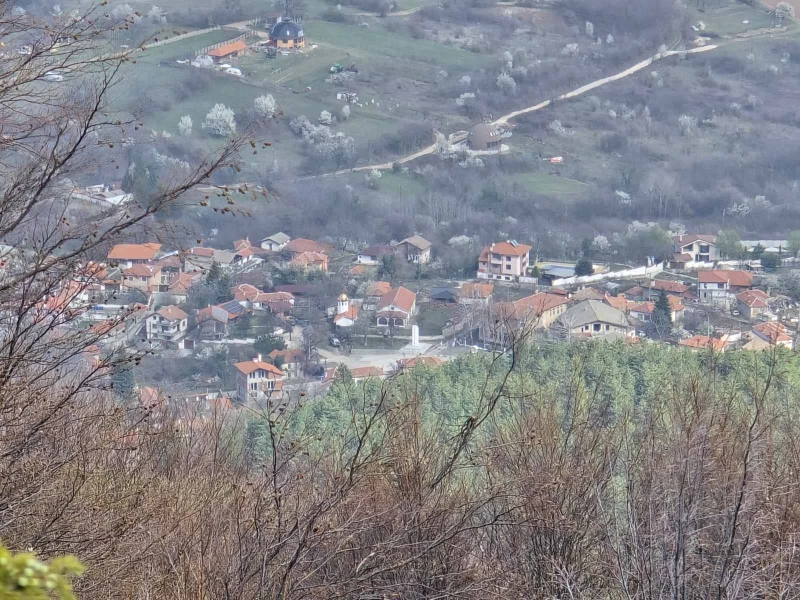 Жителите на пловдивско село с послание към своите гости