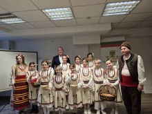 Лазарки от пловдивско училище гостуваха в район "Източен"