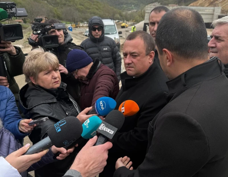 Регионалният министър: Очаква се до края на юни да бъде пуснато движението по пътя Мездра - Ботевград