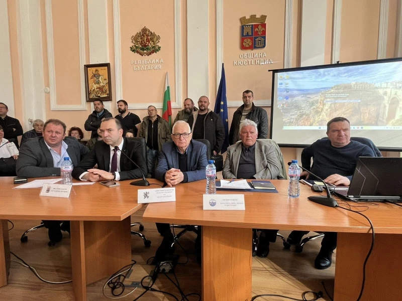 В Кюстендил обсъдиха възможностите за получаване на държавна помощ за компенсиране на щетите по овощните насаждения