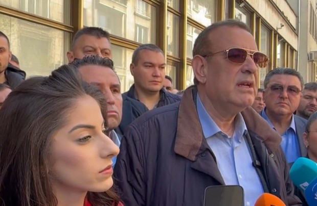 Чакъров след екшъна в боянските сараи: Очакваме още днес отговор от Митов! Сезираме посланиците от ЕС и НАТО