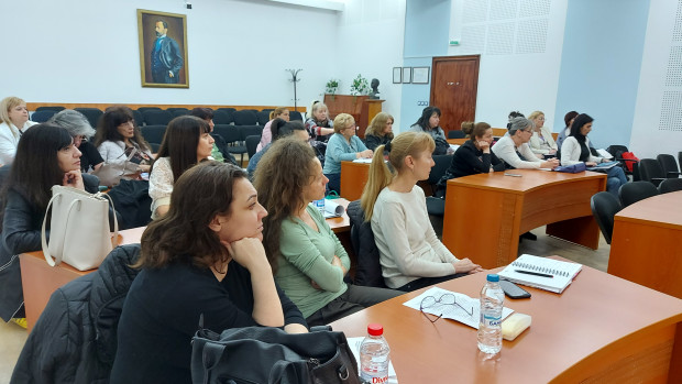 Внедряването на повече био продукти в менюто децата и учениците от Свищов, обсъдиха на среща в града