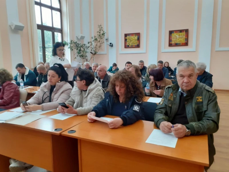 Кметовете на селата в Кюстендил стиковаха работата с полския пазач