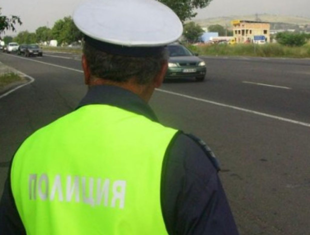 Заловиха мним полицай в столицата, показал фалшивата си значка