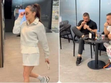 Коцето точи лиги до дъщерята на известна актриса