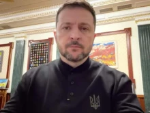 Зеленски: Русия продължава да обстрелва различни посоки на фронта