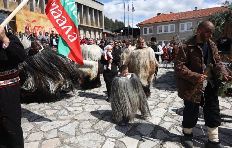 Кукери на Великден в българско село