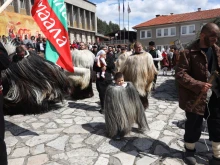 Кукери на Великден в българско село