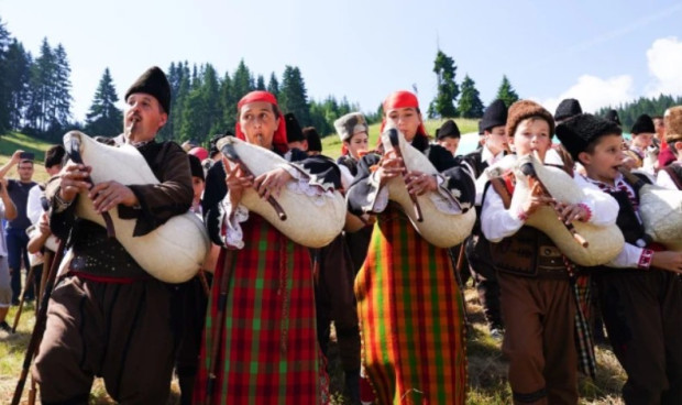 Дирите на миналото на каба гайдата ни водят в село