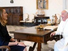 Роберта Мецола за папа Франциск: Неговата заразителна усмивка плени сърцата на милиони хора по целия свят