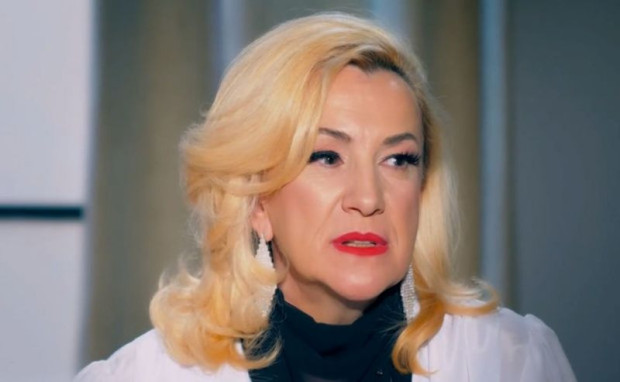 Зрението ми е в една рехава мъгла която все повече