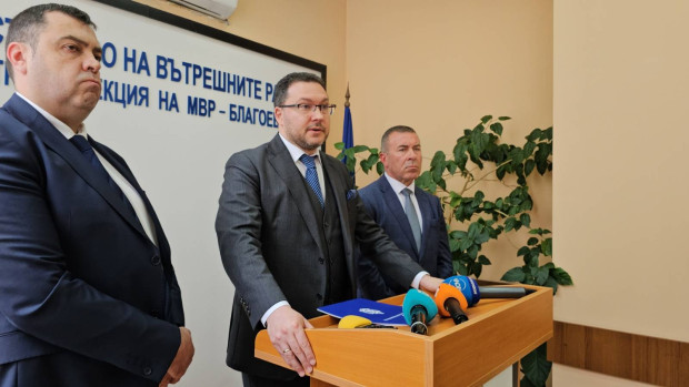 Министърът на вътрешните работи и главният секретар на МВР главен