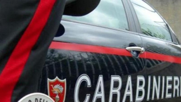 Двама души бяха ранени днес при стрелба в търговски център