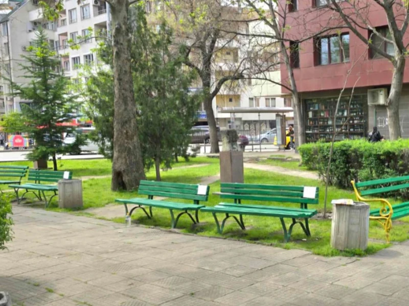 В пловдивския район "Северен" отбелязаха Деня на Земята с облагородяване на площад