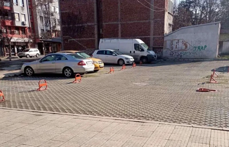 Пловдивчанин към човека, нарязал 4-те му гуми: С колата возя бебе, което често има нужда от медицинска помощ