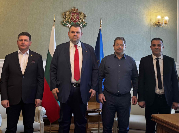 Лидерът на ДПС и ПГ на ДПС Ново начало прие