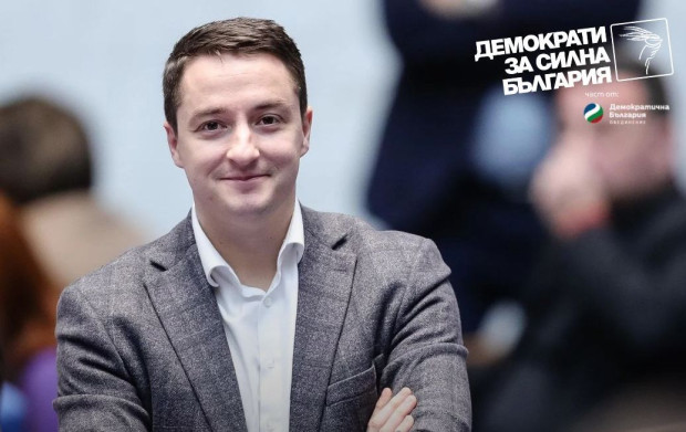 Явор Божанков вече е част от Демократи за силна България Това