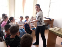 Как са писали в училищата през Възраждането научиха деца от Велико Търново в Деня на книгата