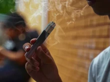 Задържаха 16-годишен русенец с наркотичен пълнител за вейп 