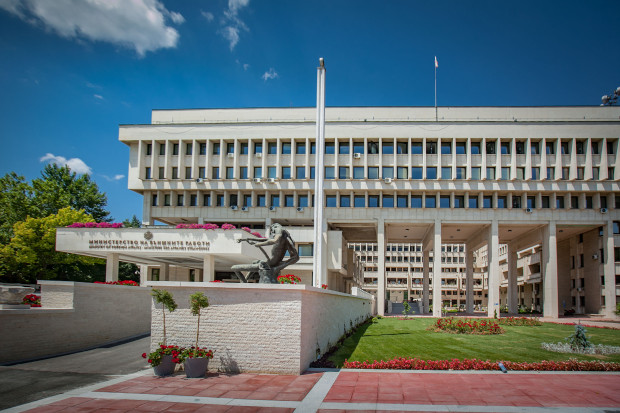 МВнР информира че поради силни ветрове достигащи 8 степен по