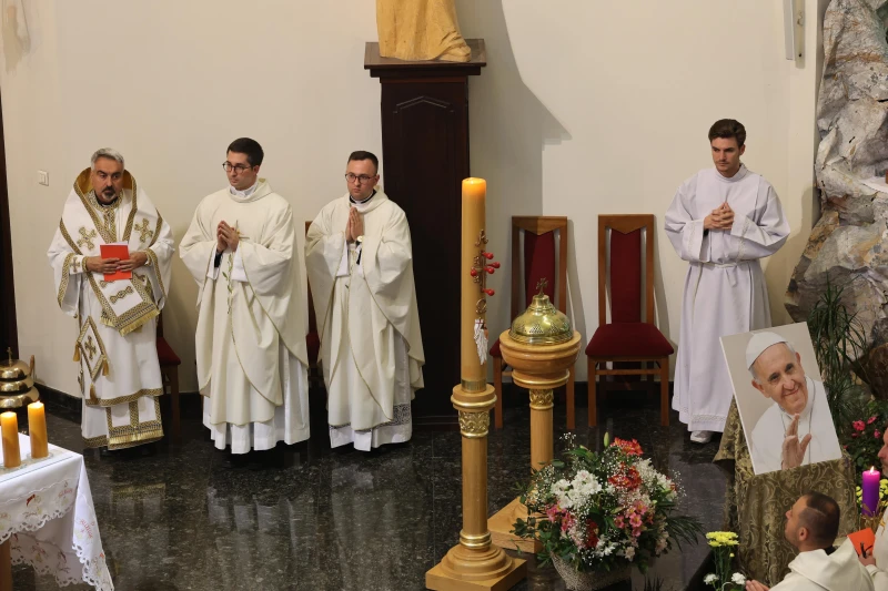 Католиците в България се сбогуваха с папа Франциск