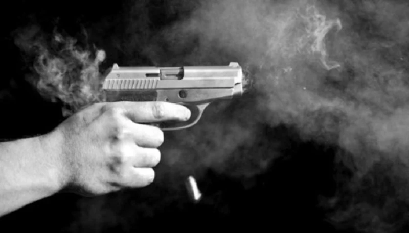 Обвиниха мъжа, стрелял с пистолет до детска градина
