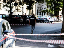 Майка хвърли бебето си от балкон