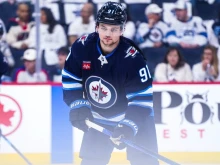 Уинипег Джетс на успех от четвъртфиналите в NHL