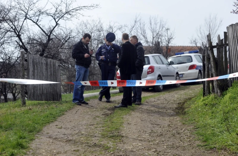 Четирима души загинаха, а един е откаран в болница, след падане в яма в Сърбия